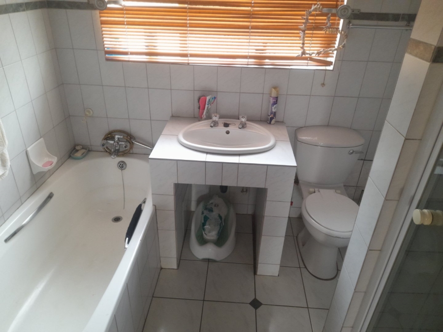 3 Bedroom Property for Sale in Wierda Park Gauteng