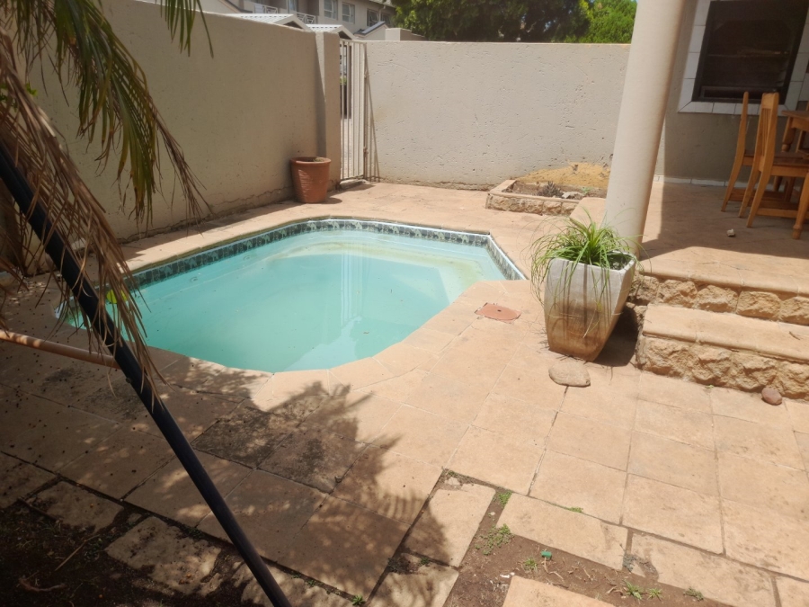 3 Bedroom Property for Sale in Wierda Park Gauteng