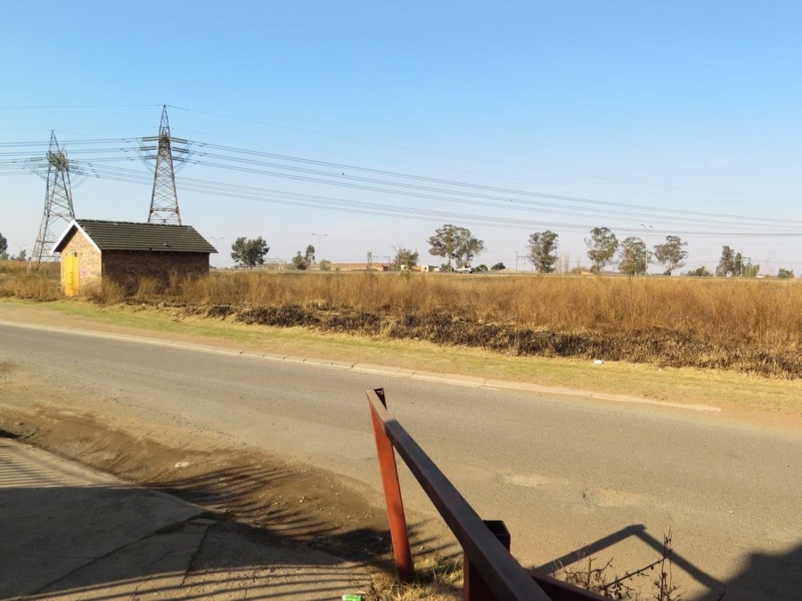  Bedroom Property for Sale in Alrode Gauteng