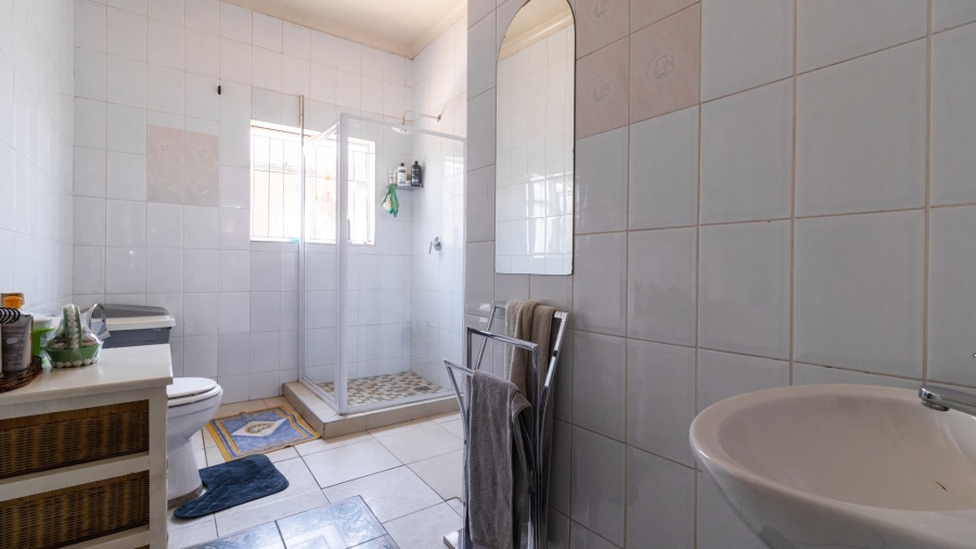  Bedroom Property for Sale in Lenasia Ext 6 Gauteng