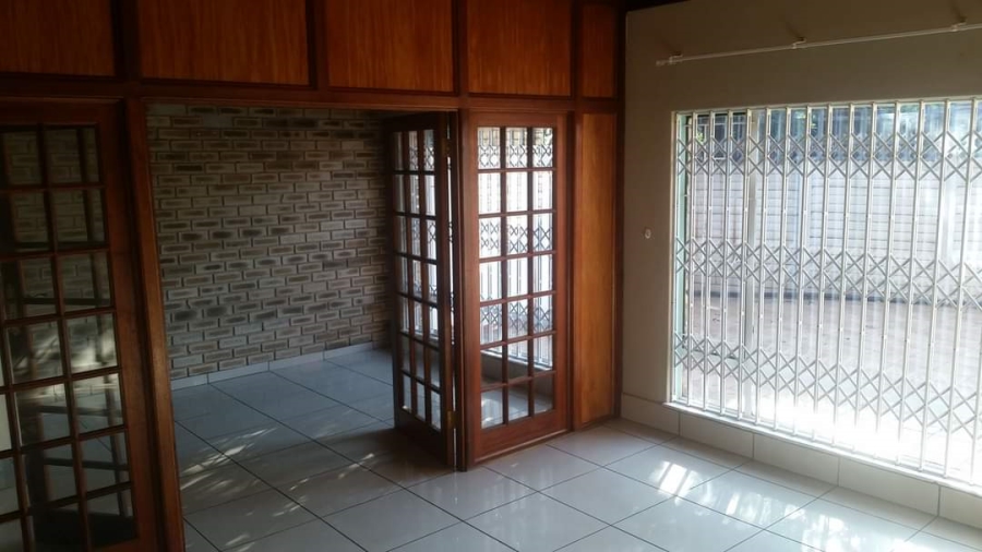 To Let 2 Bedroom Property for Rent in Wierda Park Gauteng