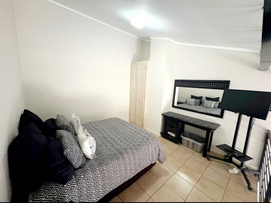 1 Bedroom Property for Sale in Hillcrest Gauteng