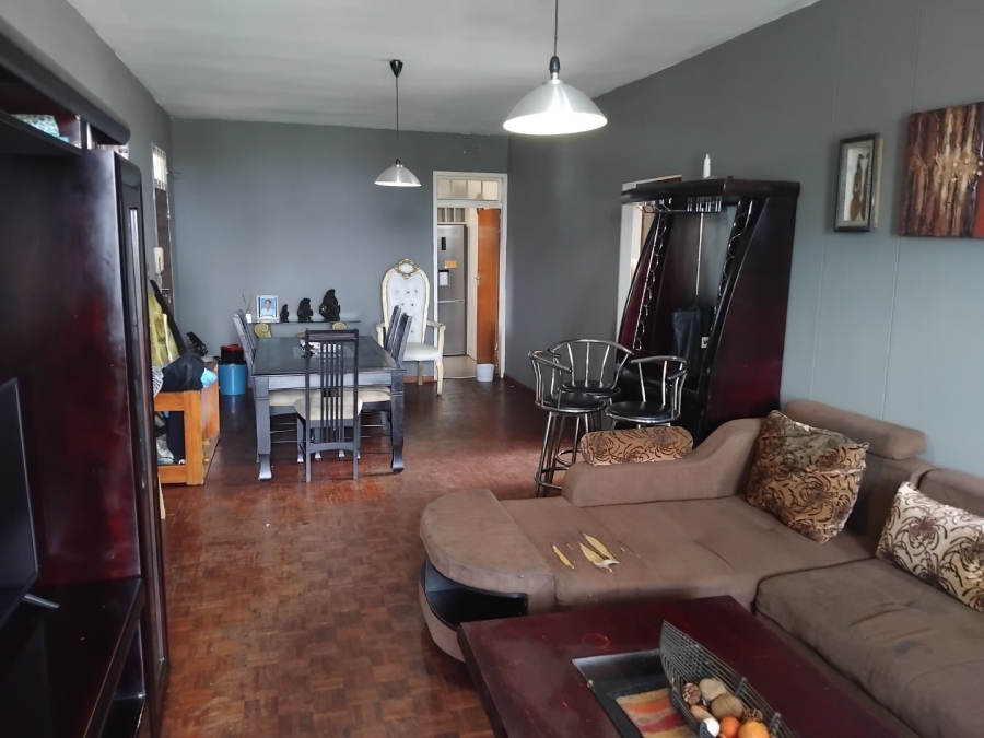 2 Bedroom Property for Sale in Lorentzville Gauteng