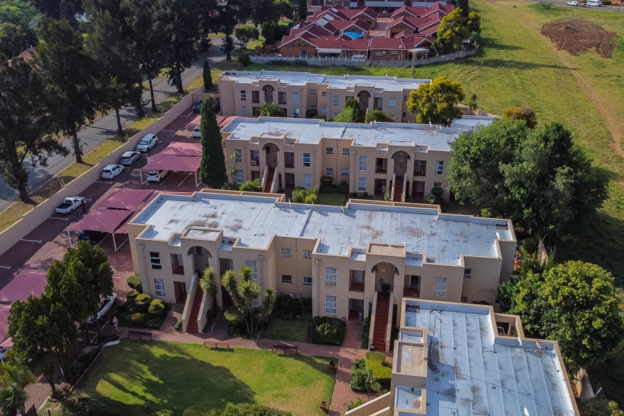 2 Bedroom Property for Sale in Brackendowns Gauteng