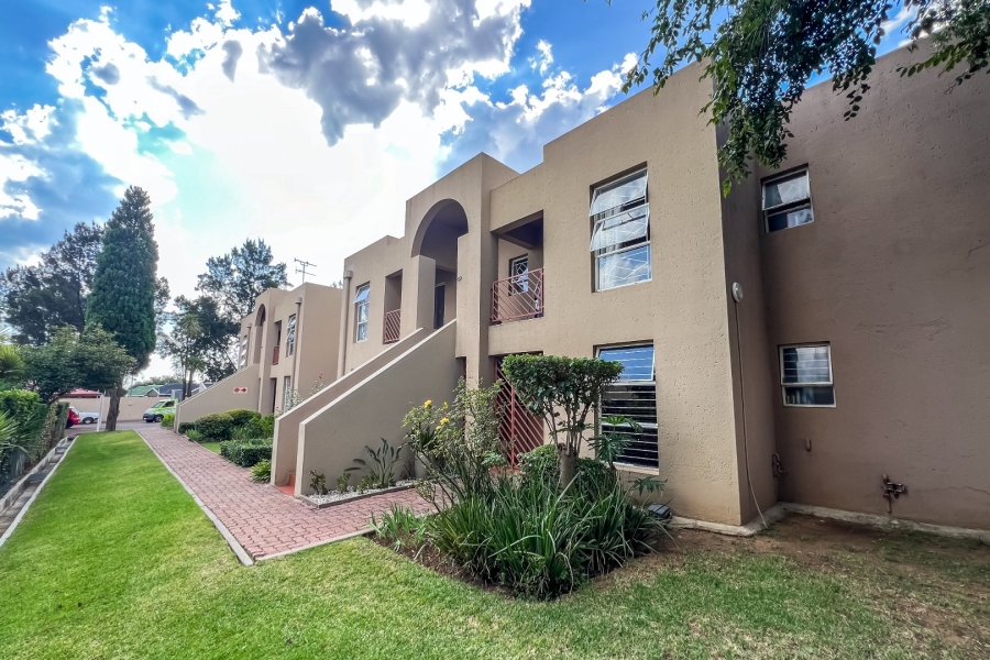 2 Bedroom Property for Sale in Brackendowns Gauteng