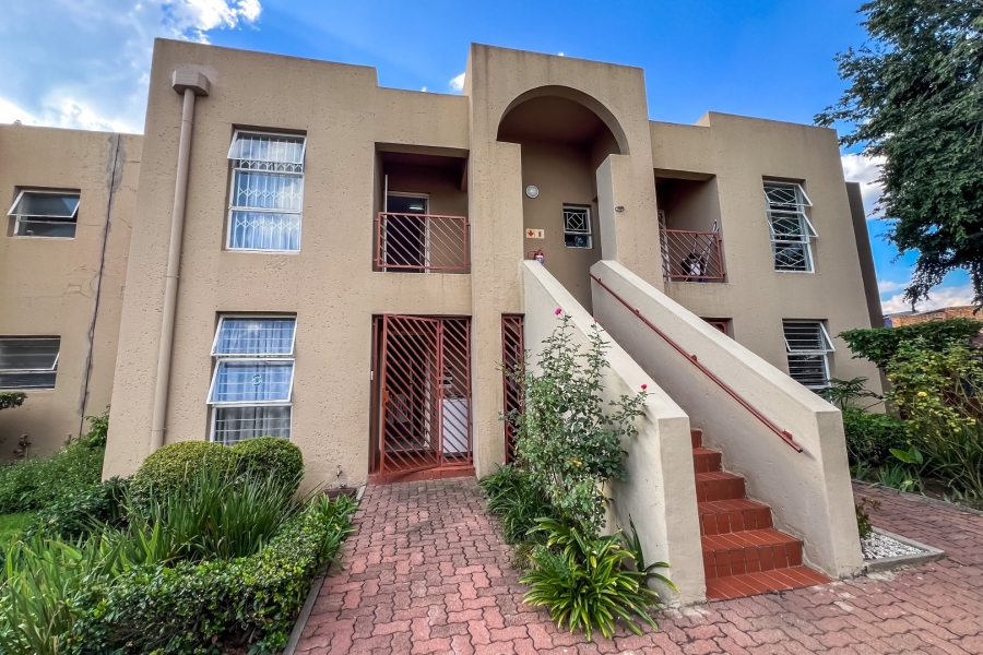 2 Bedroom Property for Sale in Brackendowns Gauteng