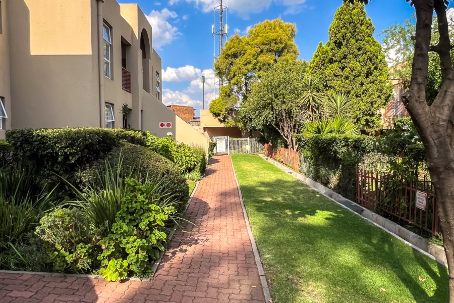 2 Bedroom Property for Sale in Brackendowns Gauteng