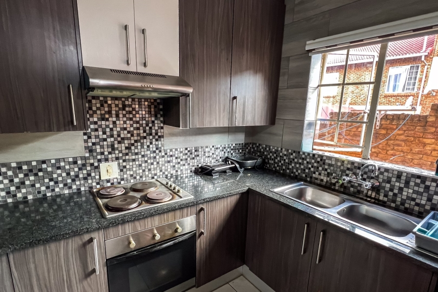 2 Bedroom Property for Sale in Glenvista Gauteng