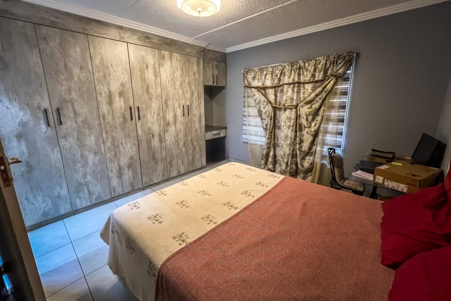 2 Bedroom Property for Sale in Glenvista Gauteng