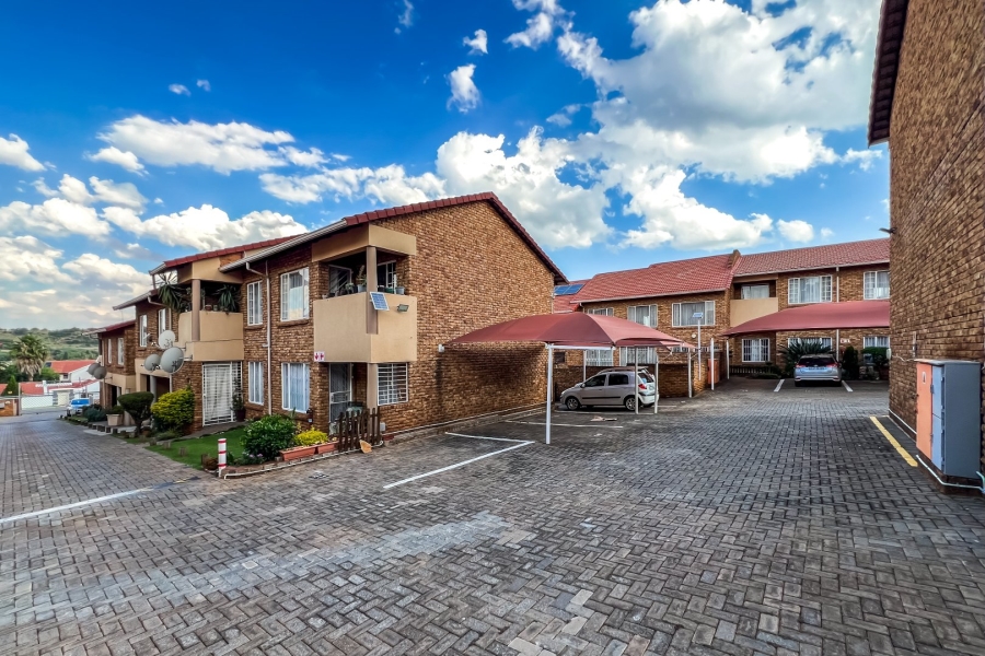 2 Bedroom Property for Sale in Glenvista Gauteng