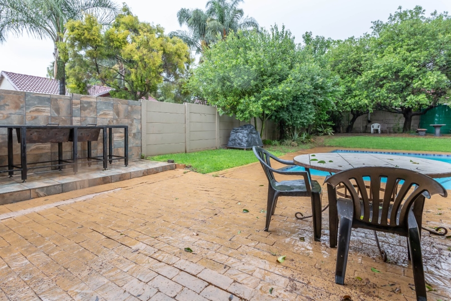 2 Bedroom Property for Sale in Allens Nek Gauteng