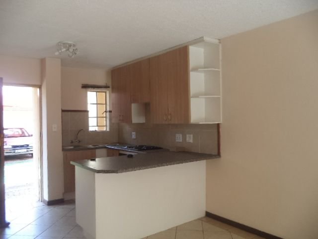 To Let 2 Bedroom Property for Rent in The Orchards Gauteng