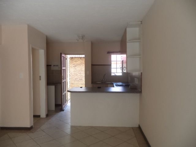 To Let 2 Bedroom Property for Rent in The Orchards Gauteng