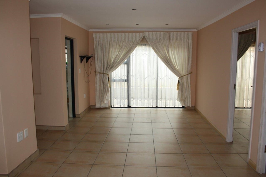 To Let 2 Bedroom Property for Rent in Bosmont Gauteng