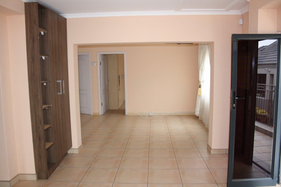 To Let 2 Bedroom Property for Rent in Bosmont Gauteng