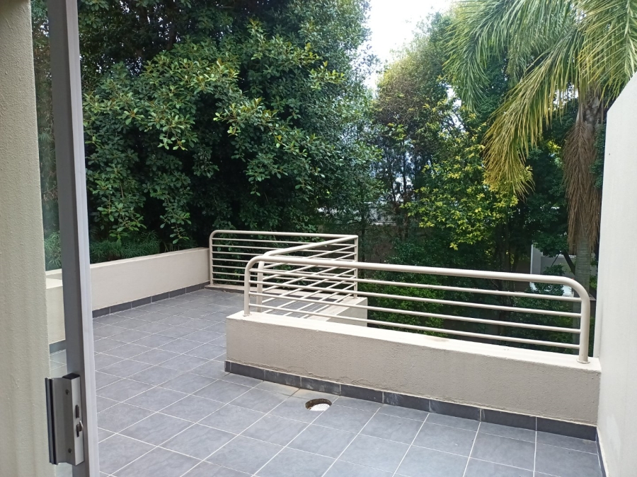 To Let 4 Bedroom Property for Rent in Sandhurst Gauteng