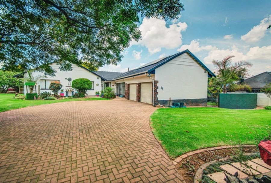 3 Bedroom Property for Sale in Parkdene Gauteng