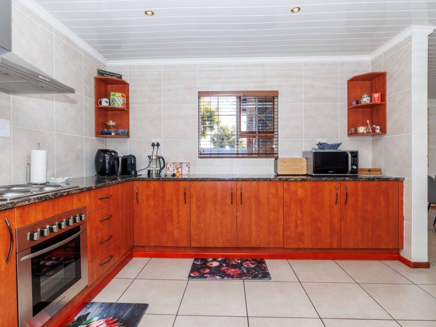 4 Bedroom Property for Sale in Greenstone Hill Gauteng