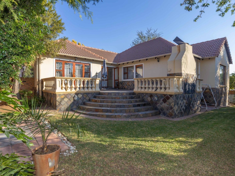 4 Bedroom Property for Sale in Greenstone Hill Gauteng