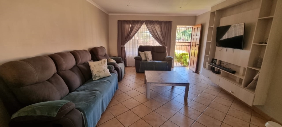 2 Bedroom Property for Sale in Magalieskruin Gauteng