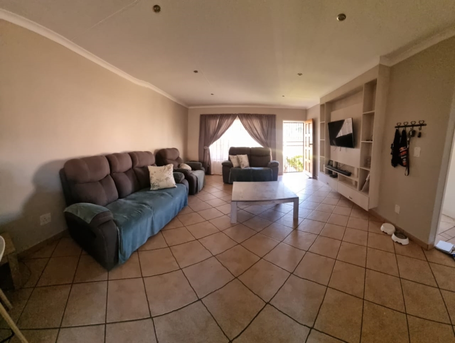 2 Bedroom Property for Sale in Magalieskruin Gauteng