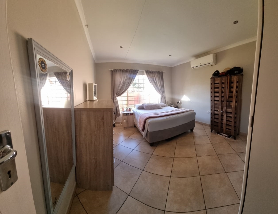 2 Bedroom Property for Sale in Magalieskruin Gauteng