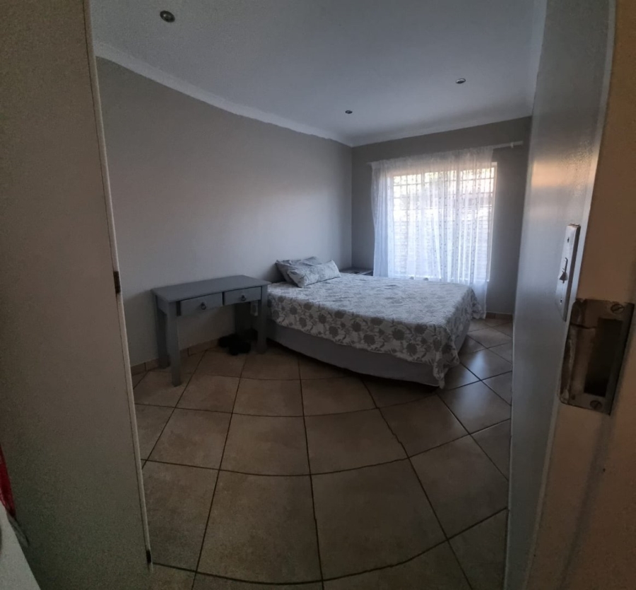 2 Bedroom Property for Sale in Magalieskruin Gauteng