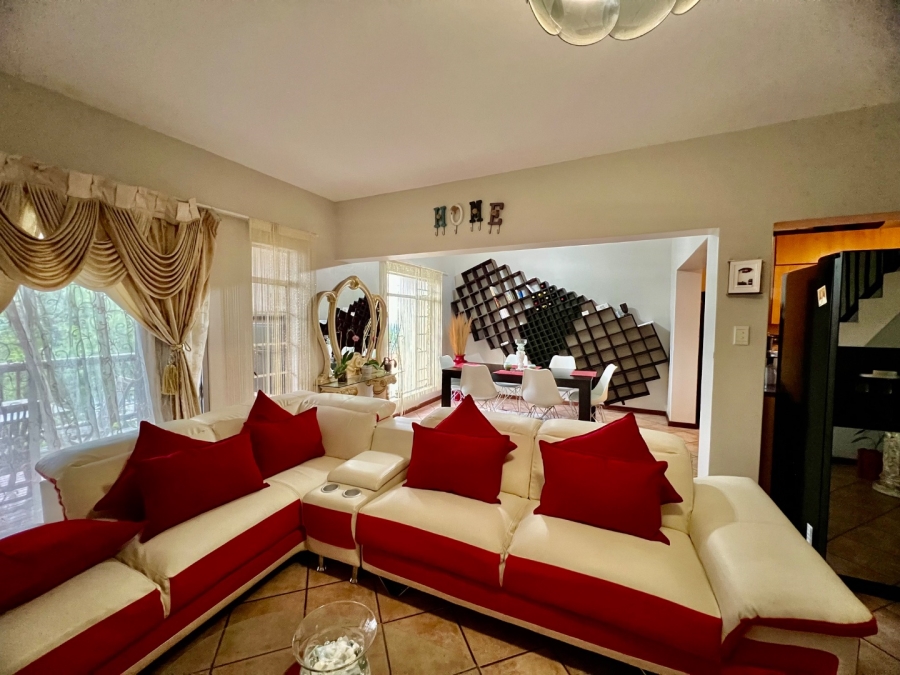 3 Bedroom Property for Sale in La Montagne Gauteng