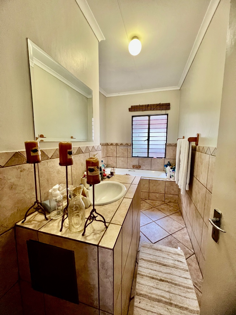 3 Bedroom Property for Sale in La Montagne Gauteng