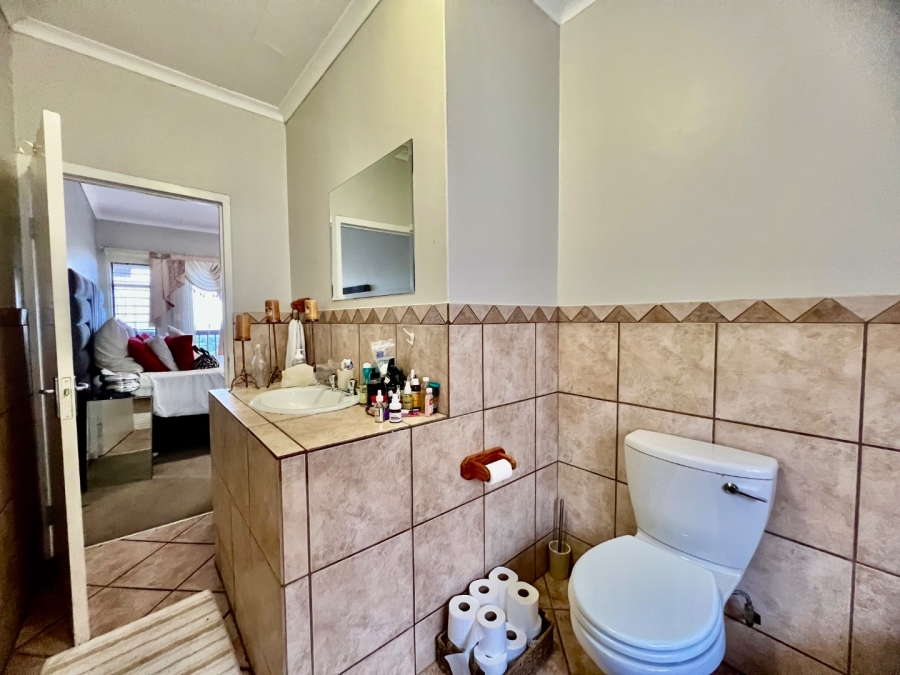 3 Bedroom Property for Sale in La Montagne Gauteng