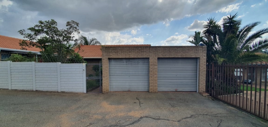 3 Bedroom Property for Sale in Noordheuwel Gauteng