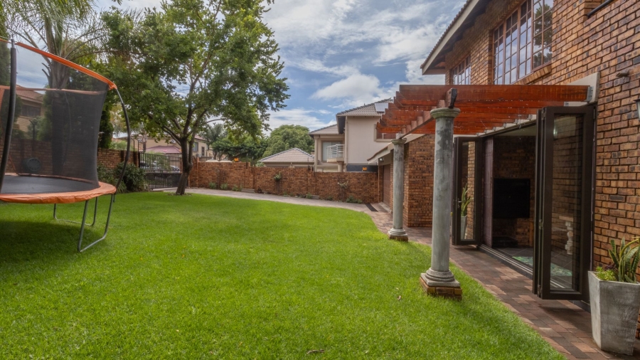 5 Bedroom Property for Sale in Amberfield Gauteng