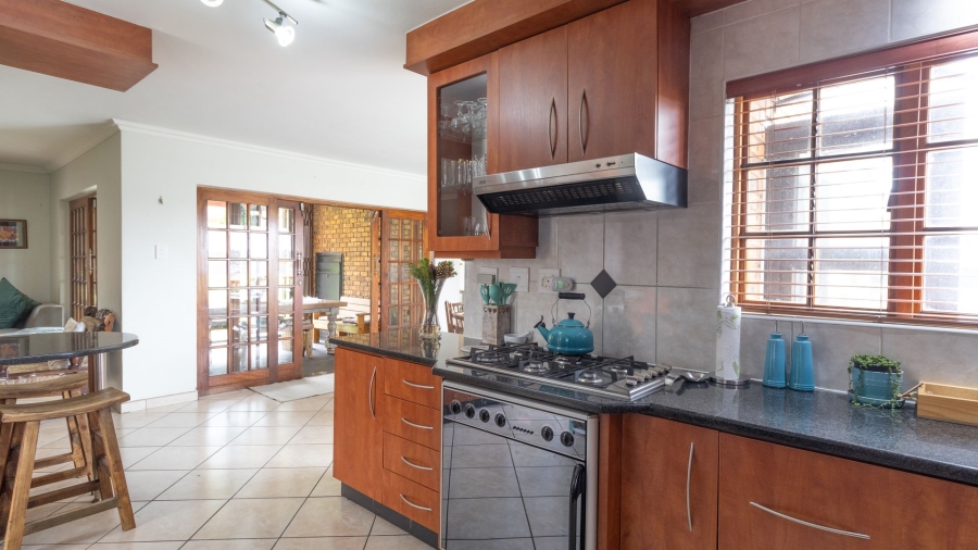 5 Bedroom Property for Sale in Amberfield Gauteng