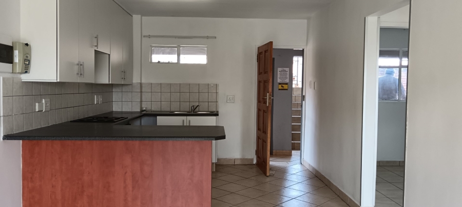 To Let 2 Bedroom Property for Rent in Vorna Valley Gauteng