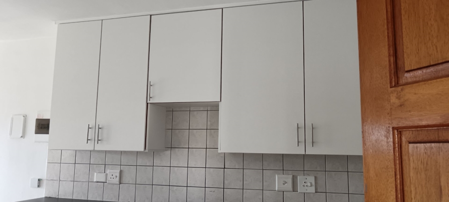 To Let 2 Bedroom Property for Rent in Vorna Valley Gauteng