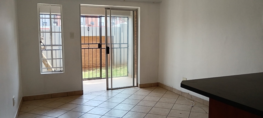 To Let 2 Bedroom Property for Rent in Vorna Valley Gauteng