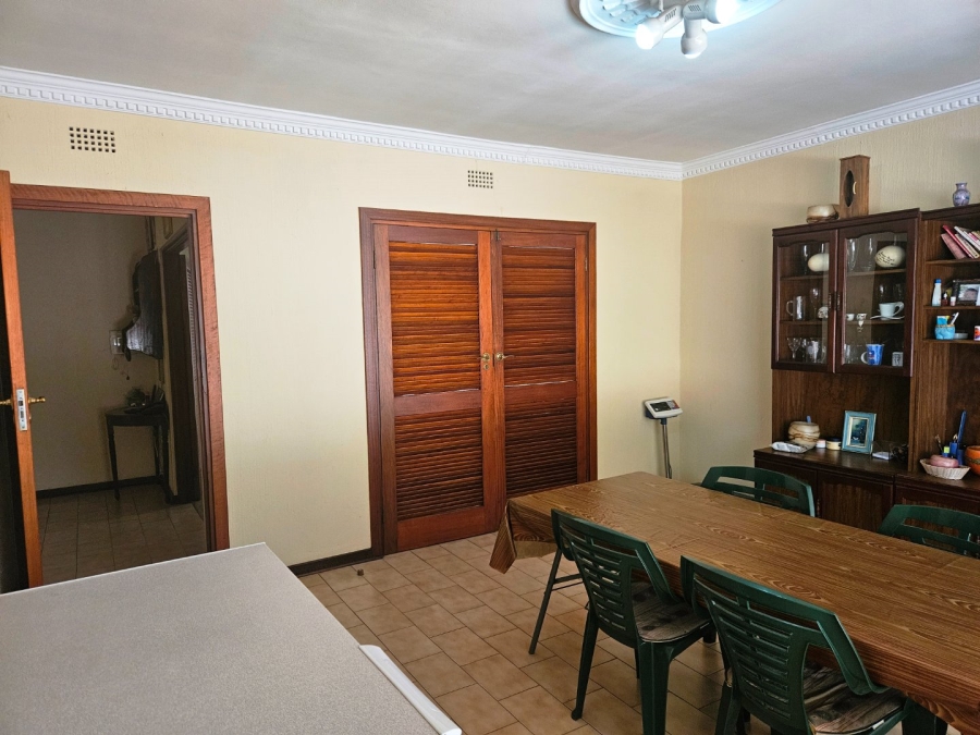 4 Bedroom Property for Sale in Fontainebleau Gauteng