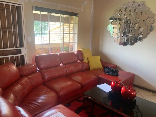 To Let 2 Bedroom Property for Rent in Honeypark Gauteng