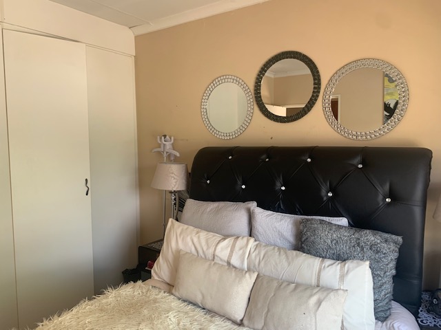 To Let 2 Bedroom Property for Rent in Honeypark Gauteng