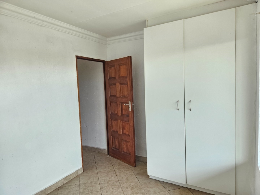 2 Bedroom Property for Sale in Florida Park Gauteng