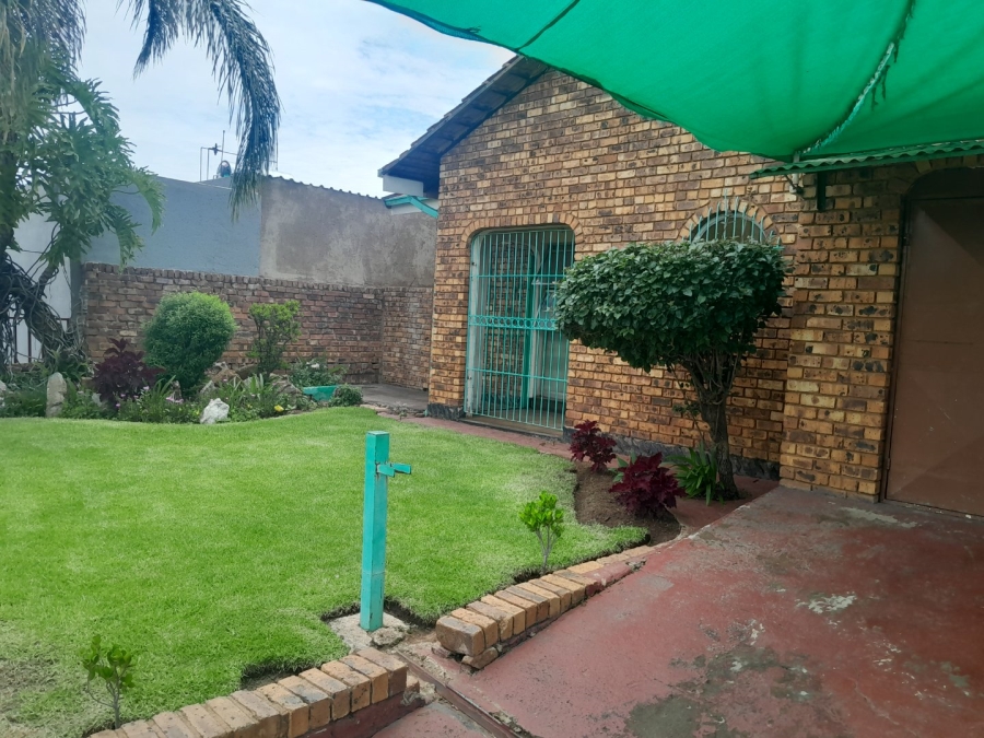 4 Bedroom Property for Sale in Soshanguve L Gauteng