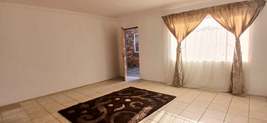 3 Bedroom Property for Sale in Heuweloord Gauteng