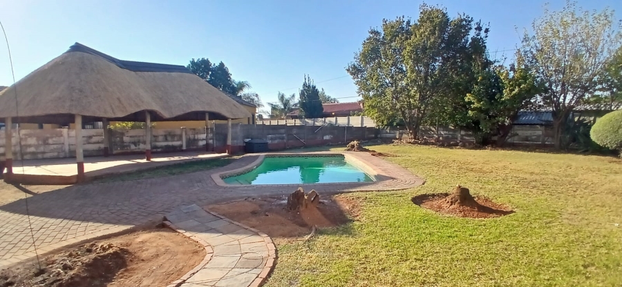 3 Bedroom Property for Sale in Heuweloord Gauteng