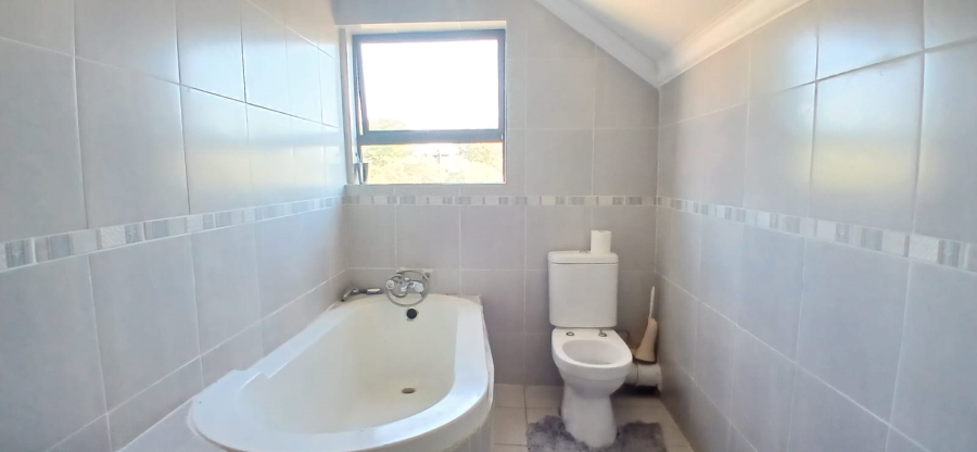 3 Bedroom Property for Sale in Heuweloord Gauteng