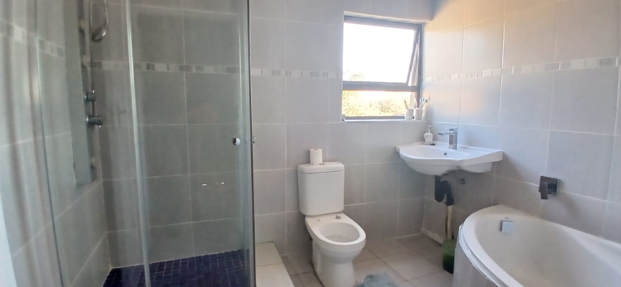 3 Bedroom Property for Sale in Heuweloord Gauteng