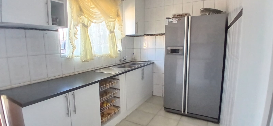 3 Bedroom Property for Sale in Heuweloord Gauteng