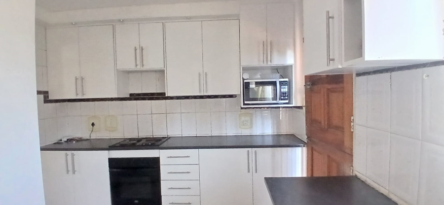 3 Bedroom Property for Sale in Heuweloord Gauteng