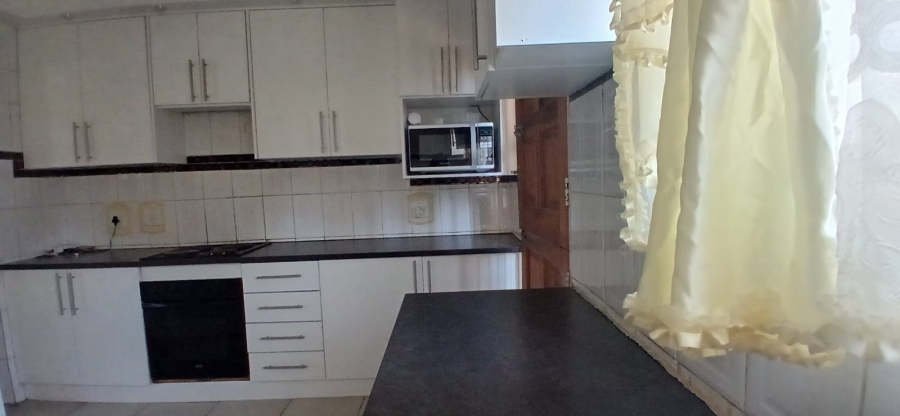 3 Bedroom Property for Sale in Heuweloord Gauteng