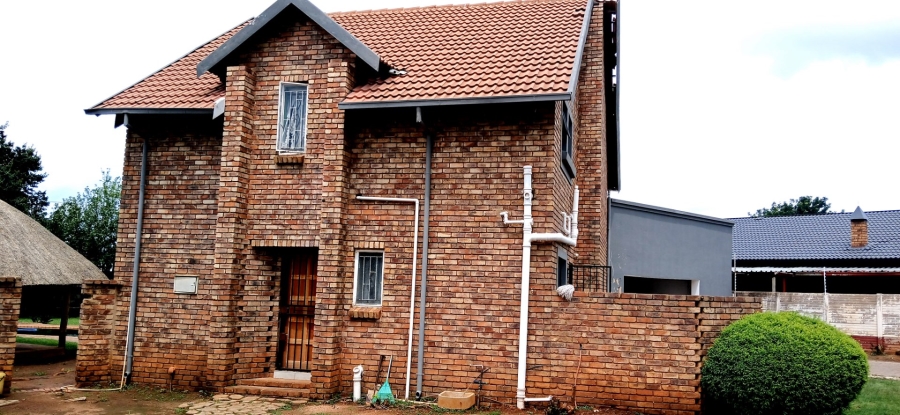 3 Bedroom Property for Sale in Heuweloord Gauteng