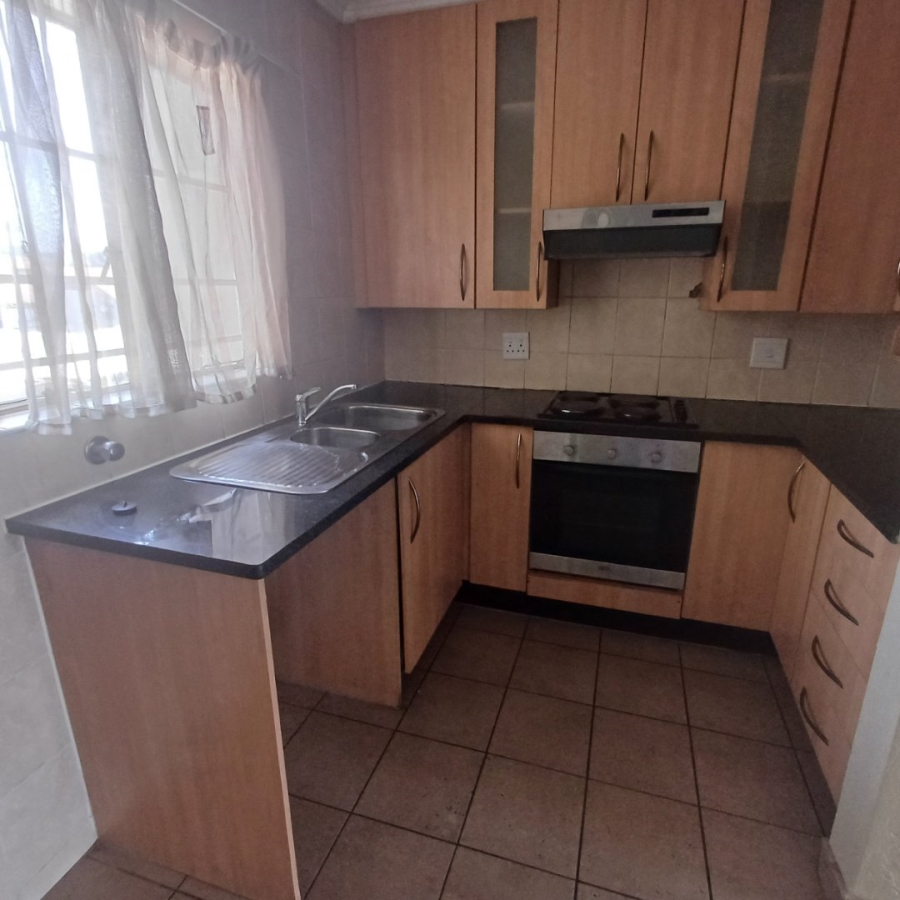 2 Bedroom Property for Sale in Erand Gardens Gauteng